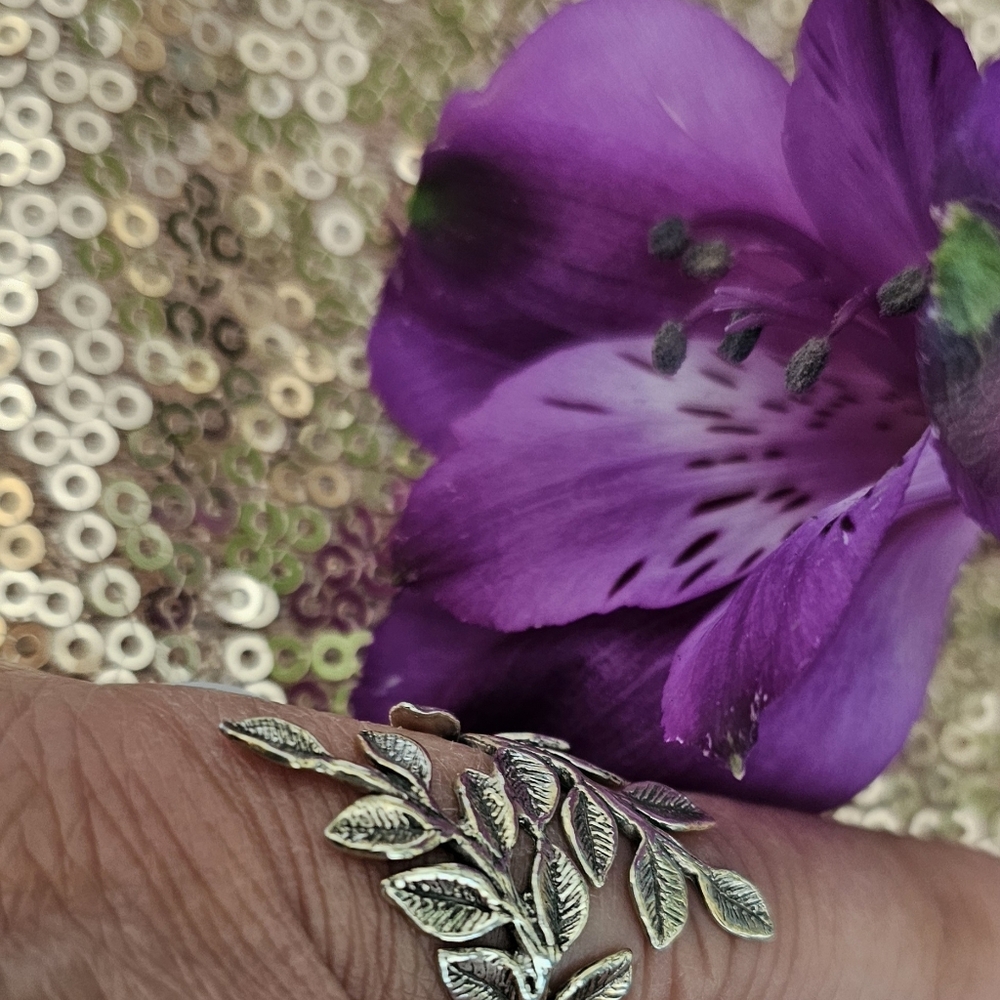 925  Sterling Silver Ring Size Six statement Jewelry